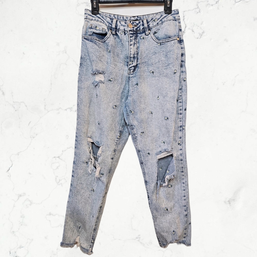 Material Girl Light Wash Distressed Floral Daisy Straight Leg Mom Jeans - Picture 2 of 7
